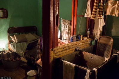 Figure 2: The interior of one of the tenement apartments in the Lower East Side Tenement Museum, highlighting the cramped conditions of immigrants living there. Following a tour of the building, encompassing a range of different apartment types, visitors take part in an open discussion around both past and contemporary issues to do with immigration.<br />
(Image: Seelie, T. 2014).